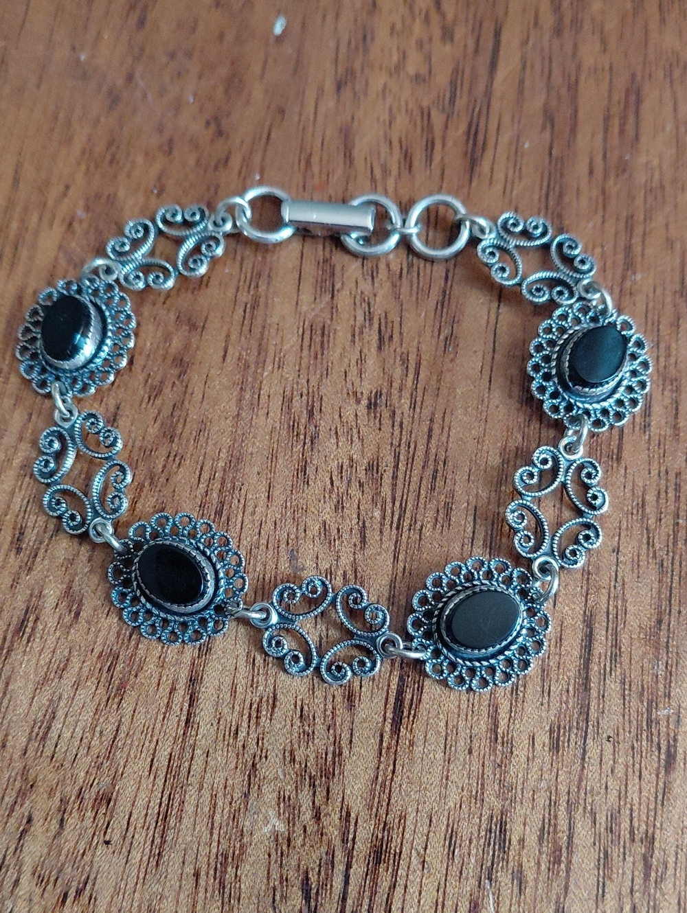 Sterling Silver And Black Onyx Bracelet 7inches Long Signed By Artist